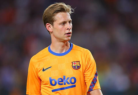 Man United tipped to sign holding midfielder after update on Frenkie de Jong talks - pundit