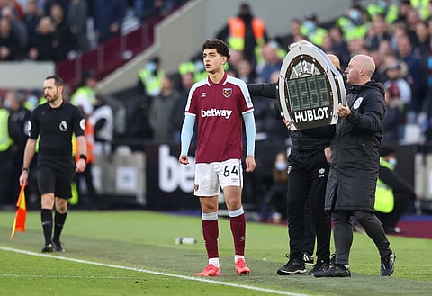 Tottenham backed to beat Leeds United to Sonny Perkins signing after crucial reveal - expert