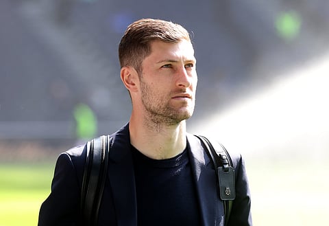 Medical expert reveals why Ben Davies is wearing protective equipment as Tottenham images emerge