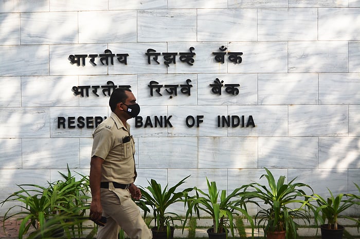 RBI directs banks to provide customers with options for multiple card networks