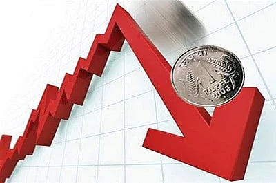 रुपया १० पैशांनी घसरुन नीचांकी ७७.७२ पातळीवर आला