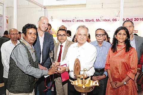 इंडिया आर्ट फेस्टिव्हलची दशकपूर्ती निमित्त  प्रथमच वरळीतील नेहरू सेंटर आर्ट गॅलरीत भव्य प्रदर्शन 