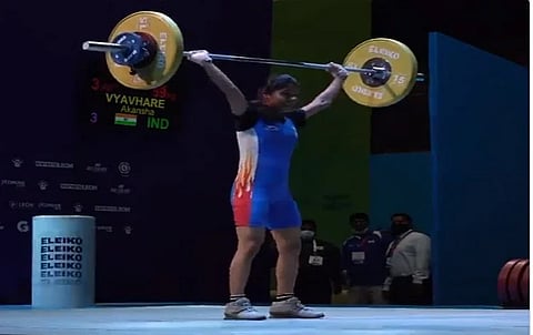जागतिक यूथ वेटलिफ्टिंग स्पर्धेत भारताला दोन रौप्यपदके मिळाली