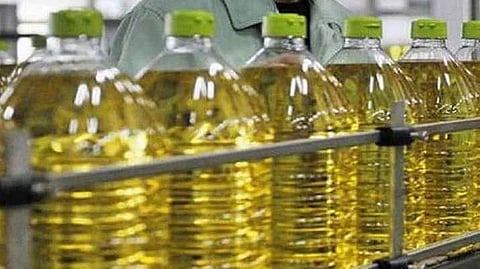 खाद्यतेलाच्या किमतीत घसरण सुरु,महागाई कमी होण्याची चिन्हे