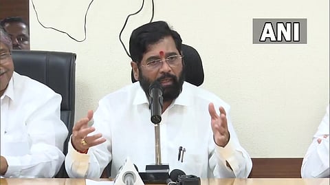 मुंबईतील रस्ते प्रकल्प तातडीने पूर्ण करण्याचे  मुख्यमंत्री एकनाथ शिंदेंनी दिले निर्देश