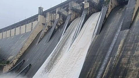 दमदार पावसामुळे मोडक सागर ओव्हरफ्लो