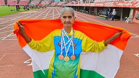 ९४ वर्षीय आजींची कमाल, १०० मीटर स्प्रिंट प्रकारात पटकावले सुवर्णपदक 
