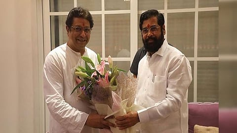 मनसे अध्यक्ष राज ठाकरे वर्षावर गणरायाच्या दर्शनाला 