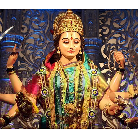 नवसाला पावणारी लालबागची माता