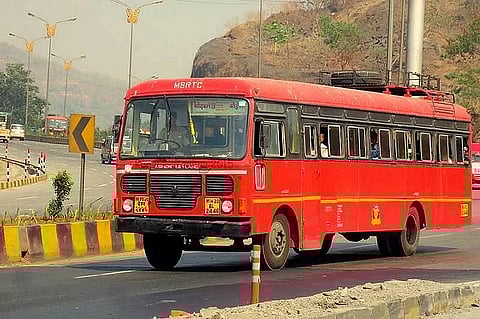 कंत्राटी एसटी कर्मचाऱ्यांवर बेरोजगारीचे संकट