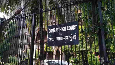 नाशिकमधील 'त्या' सात शिक्षकांना हायकोर्टाचा मोठा दिलासा