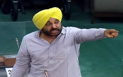 पंजाबच्या मुख्यमंत्र्यांना दारूच्या नशेत विमानातून उतरवले ?