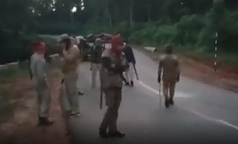 आसाम-मेघालयचा सीमावाद चिघळला गोळीबार; ६ जण ठार 