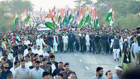 Bharat Jodo : या व्यक्तीच्या भारत जोडो यात्रेतील सहभागामुळे चर्चांना उधाण; राहुल गांधींसोबतचे फोटो वायरल