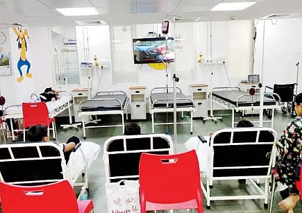 पालिकेच्या केंद्रात ३०० बालकांचे बोनमॅरो प्रत्यारोपण बोरिवली परिसरातील प्रत्यारोपण केंद्राचे उल्लेखनीय कार्य