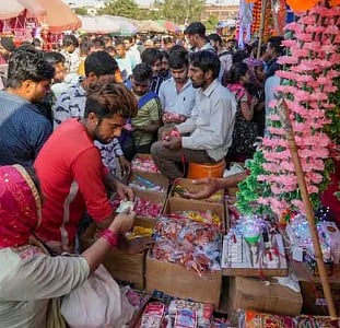 दिवाळीत ३.५ लाख कोटींची उलाढाल होणार; 
अ. भा. व्यापारी संघटनेचा अंदाज