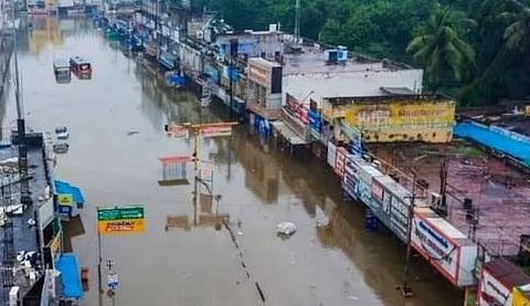 तामिळनाडूत पावसाचा हाहाकार ;अनेक रेल्वे गाड्या रद्द : २ जिल्ह्यांत ५००-९०० मिमी पाऊस