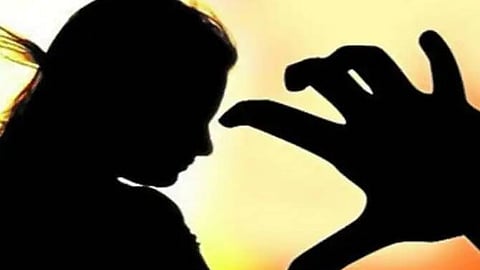 Mumbai News : रिक्षाचालकाकडून १७ वर्षीय विद्यार्थिनीचा विनयभंग; किंचाळताच धावत्या रिक्षेतून ढकललं, आरोपीला अटक