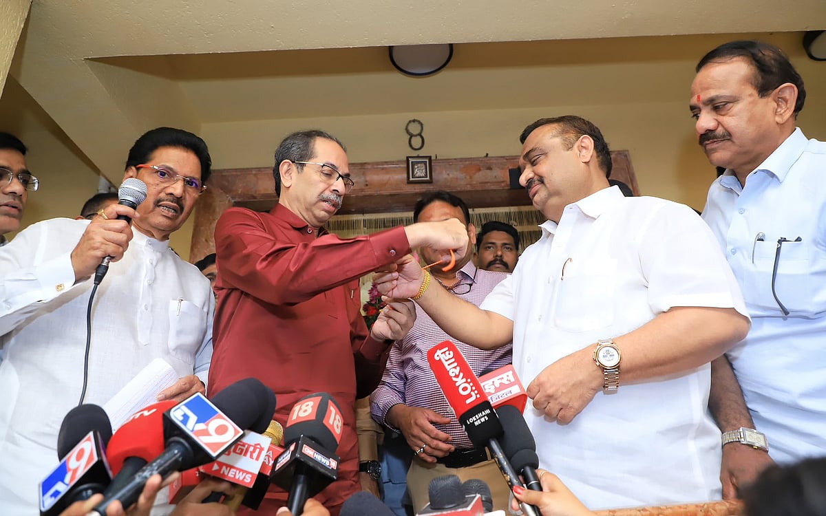 "खोक्यात बंद झालेल्यांना पुन्हा घरात घेणार नाही", उद्धव ठाकरे शिंदे गटावर बरसले  