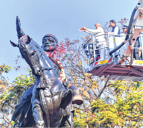 छत्रपती शिवाजी महाराजांच्या मराठी गीतांनी शिवप्रेमी मंत्रमुग्ध