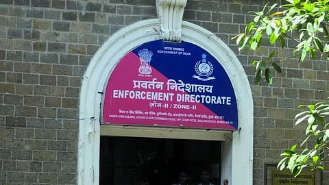 Mumbai : अवैध मानवी स्त्रीबीज काढण्याच्या रॅकेटप्रकरणी ED ची कारवाई; २९ लाखांची रोकड जप्त