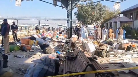 Pakistan : क्वेट्टा रेल्वे स्थानकात आत्मघातकी स्फोट; १४ सैनिकांसह २७ ठार, ६२ जखमी; 'बीएलए'ने स्वीकारली जबाबदारी