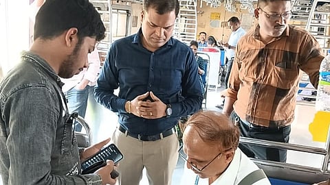 विनातिकीट प्रवाशांची रेल्वे प्रशासनाकडून धरपकड; कर्जत-खोपोली दरम्यान ४० हजारांचा दंड वसूल