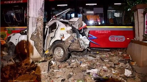 कुर्ल्यात भीषण अपघात; बेस्ट बसची अनेक वाहनांना धडक, पादचाऱ्यांना चिरडले,३ प्रवाशांचा मृत्यू, २० जण जखमी