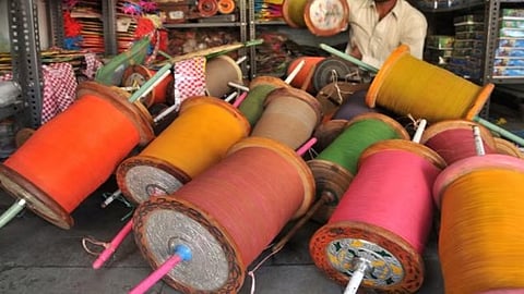 धातूमिश्रीत मांजाचा वापर टाळा; वीजतारांपासून दूर राहा; पतंग उडवताना खबरदारी घेण्याचे महावितरणचे आवाहन