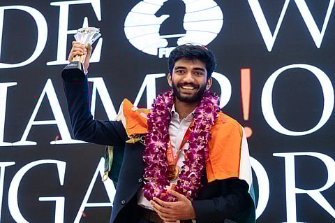 जेतेपद भारतीयांना समर्पित! शानदार सोहळ्यात गुकेशला जगज्जेतेपदाचा करंडक प्रदान