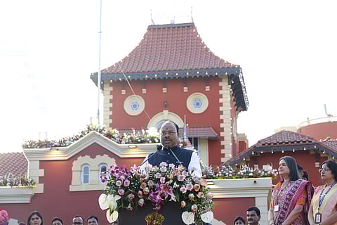 नव्या अध्यायाला प्रारंभ! 