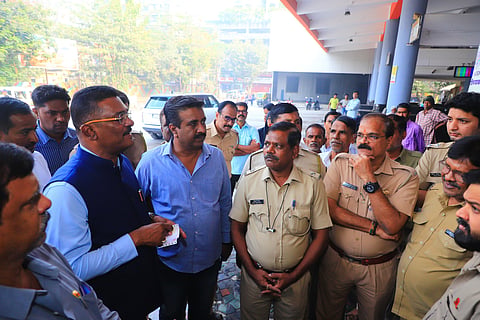 एसटी डेपो सुधारण्यासाठी एक महिन्याचा अल्टिमेटम; खोपट बस स्थानकाची केली पाहणी,  परिवहन मंत्री प्रताप सरनाईक ॲक्शन मोडवर