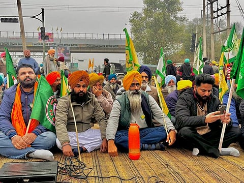 पंजाब बंद: शेतकरी आक्रमक; रेल्वे, रस्ते वाहतूकीसह विमान सेवेवरही परिणाम