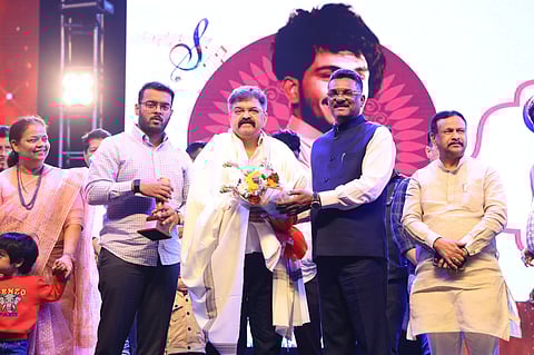 कोणत्याही वादात पडू नकोस...जितेंद्र आव्हाडांचा परिवहन मंत्री सरनाईकांना मित्रत्वाचा सल्ला