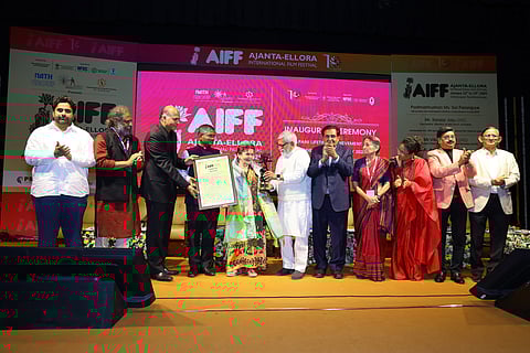 पद्मभूषण सई परांजपे यांना पद्मपाणी जीवनगौरव पुरस्कार; १० व्या अजिंठा-वेरूळ आंतरराष्ट्रीय चित्रपट महोत्सवाला प्रारंभ 