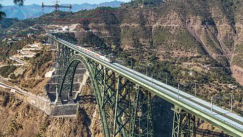 जम्मू-श्रीनगर रेल्वेमार्गाची चाचणी पूर्ण; २७२ किमीत १११ किमीचे बोगदे