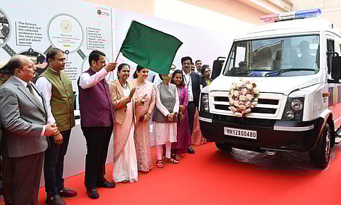 महाराष्ट्रात चालते फिरते 'क्राईम पेट्रोल'! गुन्हा सिद्ध करणारी 'मोबाईल फाॅरेन्सिक व्हॅन'; महाराष्ट्रातील पहिल्याच व्हॅनचे लोकार्पण