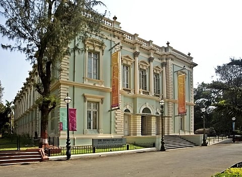 मुंबईतील ऐतिहासिक वास्तू बघायची इच्छा आहे? मग १५० वर्ष जुन्या 'या' संग्रहालयाला एकदा भेट द्याच...