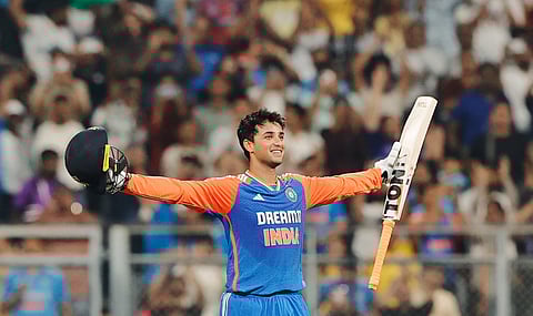 अभिषेक शर्मा 'या' मॉडेलच्या प्रेमात? रिलेशनशिपमध्ये असल्याच्या चर्चांना नेटकऱ्यांमध्ये उधाण