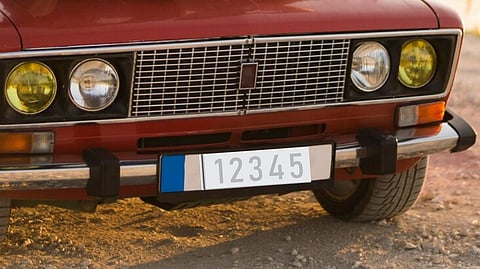 वाहनांवर आता हाय सिक्युरिटी रजिस्ट्रेशन नंबरप्लेट; बनावट नंबरप्लेट व त्यातील छेडछाडीला आळा