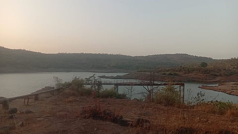 वाढत्या लोकसंख्येमुळे उरणमध्ये पाणीटंचाई; पाण्याचे  स्रोत शोधण्यासाठी स्थानिकांची भटकंती