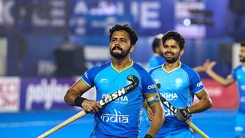 भारताच्या विजयात हरमनप्रीत चमकला; कर्णधाराच्या दोन गोलमुळे इंग्लंडवर सरशी