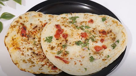 सकाळच्या नाश्त्यात बनवा रवा आणि पोह्याच्या पीठाचा डोसा; पाहा रेसिपी