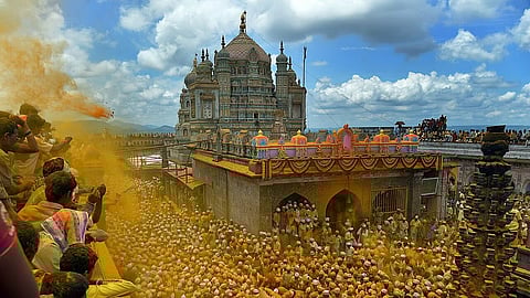 जेजुरीला भारतीय वेशभूषा सक्तीची; वस्त्रसंहिता लागू, देवस्थान ट्रस्टकडून नियमावलीही जाहीर