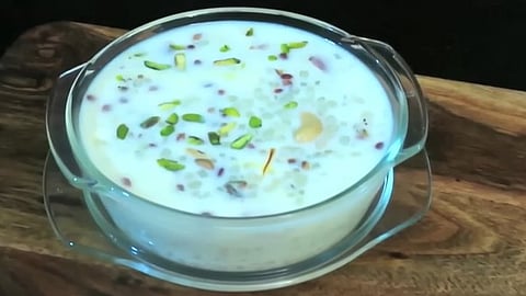 उपवासासाठी 'या' पद्धतीने करा साबुदाण्याची खीर; जळणार नाही चिकटणार नाही; आरोग्यासाठीही लाभदायक
