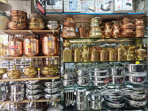 पुन्हा तांबे, पितळ, बिडाच्या भांड्यांना पसंती; ऑनलाइन खरेदीचा फारसा परिणाम नाही 