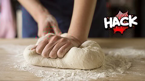 'कुछ नहीं सिखाया मां-बाप ने', पोळ्या मऊ होत नाही म्हणून सासू ताणे मारते? पीठ मळण्याची 'ही' सोपी ट्रिक वापरा; स्तुतीसुमने उधळतील