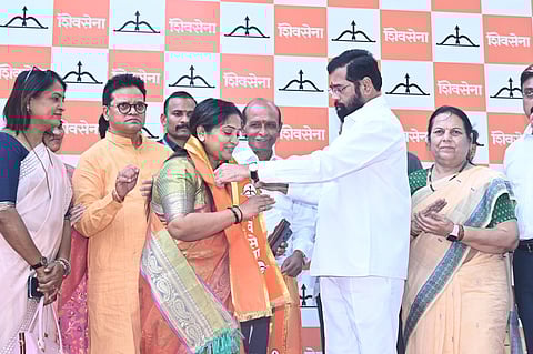 Mumbai : बोरिवली मागाठाण्यात ठाकरेंना धक्का; माजी नगरसेवक घाडी दाम्पत्याचा शिंदे सेनेत प्रवेश