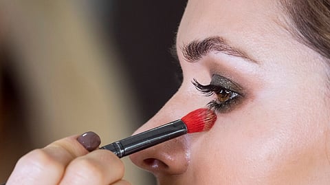 घरच्या घरी 'असे' बनवा  Organic Kajal आणि वाढवा डोळ्यांचे सौंदर्य; पैसेही वाचतील