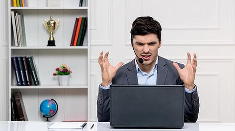 कामाच्या ठिकाणी राग कसा नियंत्रणात ठेवावा? 'या' आहेत टिप्स; फॉलो करा आणि राहा आनंदी